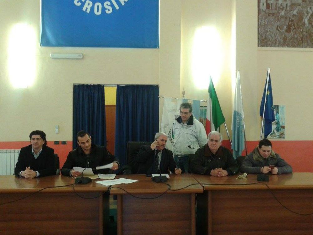 CAOS RIFIUTI | Il sindaco di Crosia minaccia le dimissioni