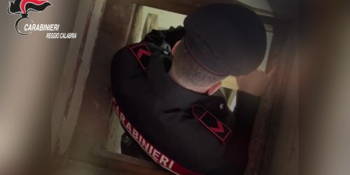 Bunker con camera di fuga e cunicoli segreti: scoperto labirinto sotterraneo nella Locride
