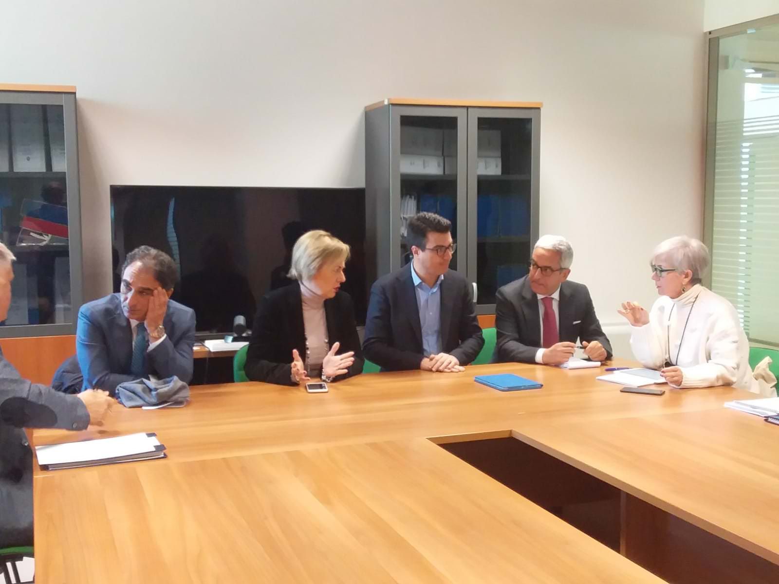 Rifiuti, la Regione affiancherà i Comuni per un anno