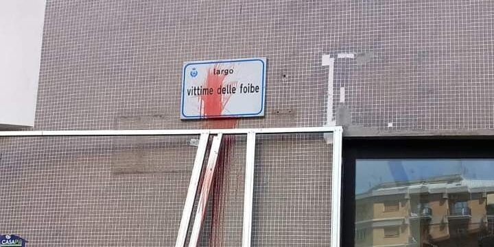 Cosenza, imbrattata la targa dedicata alle Foibe