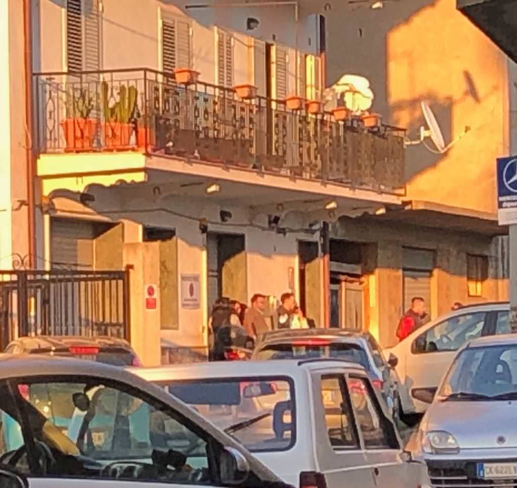 Omicidio a Reggio, uomo ucciso dal figlio con 40 coltellate