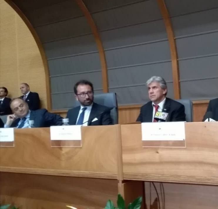 Bonafede a Catanzaro: «Lotta alla corruzione è priorità per il governo» – VIDEO