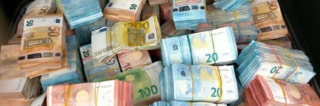 Narcotraffico, smantellata una organizzazione dedita al riciclaggio di denaro