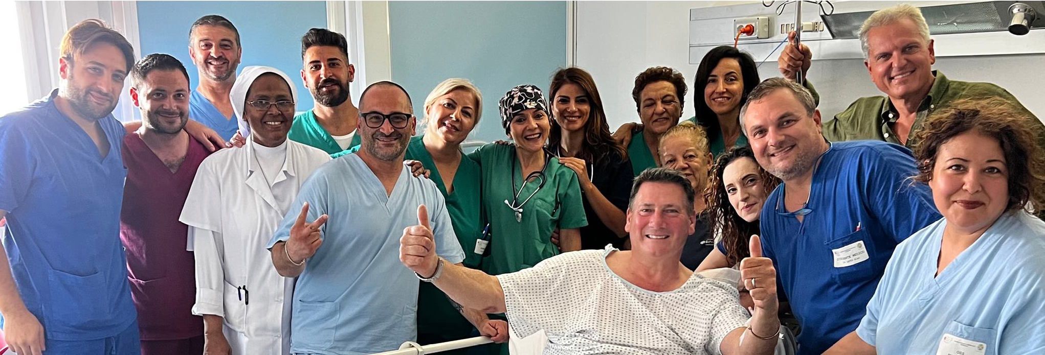 Tony Hadley, i ringraziamenti ai medici di Lamezia dopo la caduta (e lo spavento)