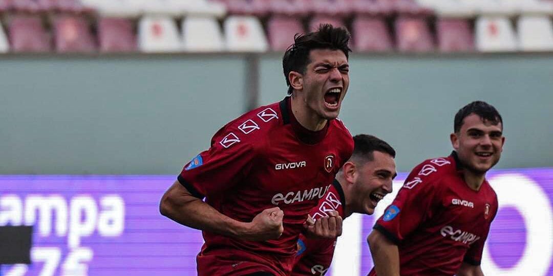 La storia del “raccomandato” Girasole: gol, lacrime e dedica al papà (tifoso della Reggina) che non c’è più
