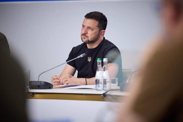 Gli 007 di Kiev: sventato attentato a Zelensky, arrestato informatore