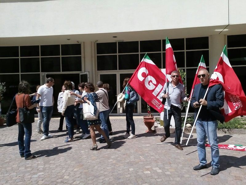 Cnr Piano Lago, la protesta dei lavoratori arriva alla Cittadella