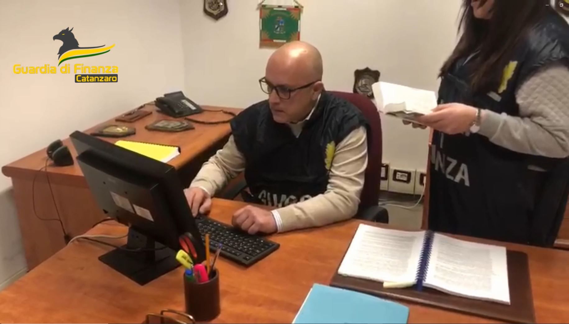 Bancarotta fraudolenta nel Catanzarese, scattate sei misure cautelari. Uno ai domiciliari – VIDEO E NOMI