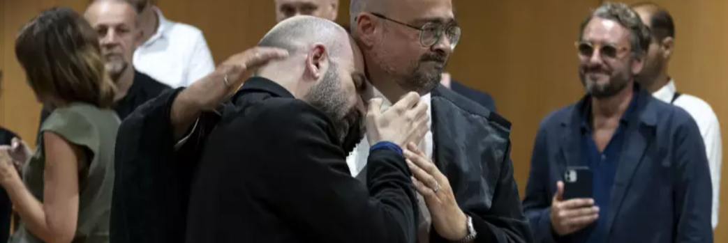 Le lacrime di Saviano in aula: boss e avvocato condannati per minacce