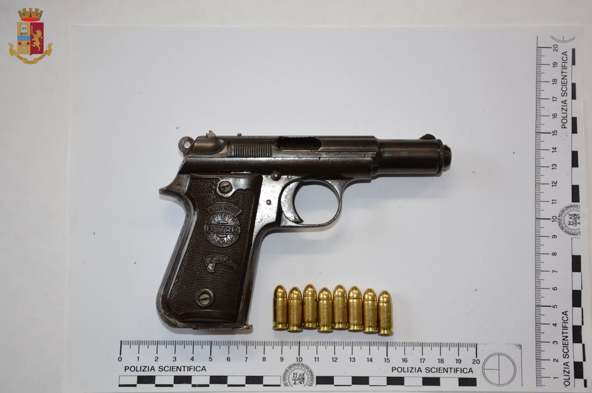 Pistola e giubotto antiproiettile, due trentenni arrestati a Gerocarne