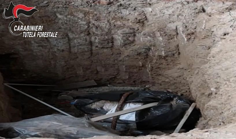 Veleni nel Lametino, lo scenario «impressionante» dei rifiuti interrati