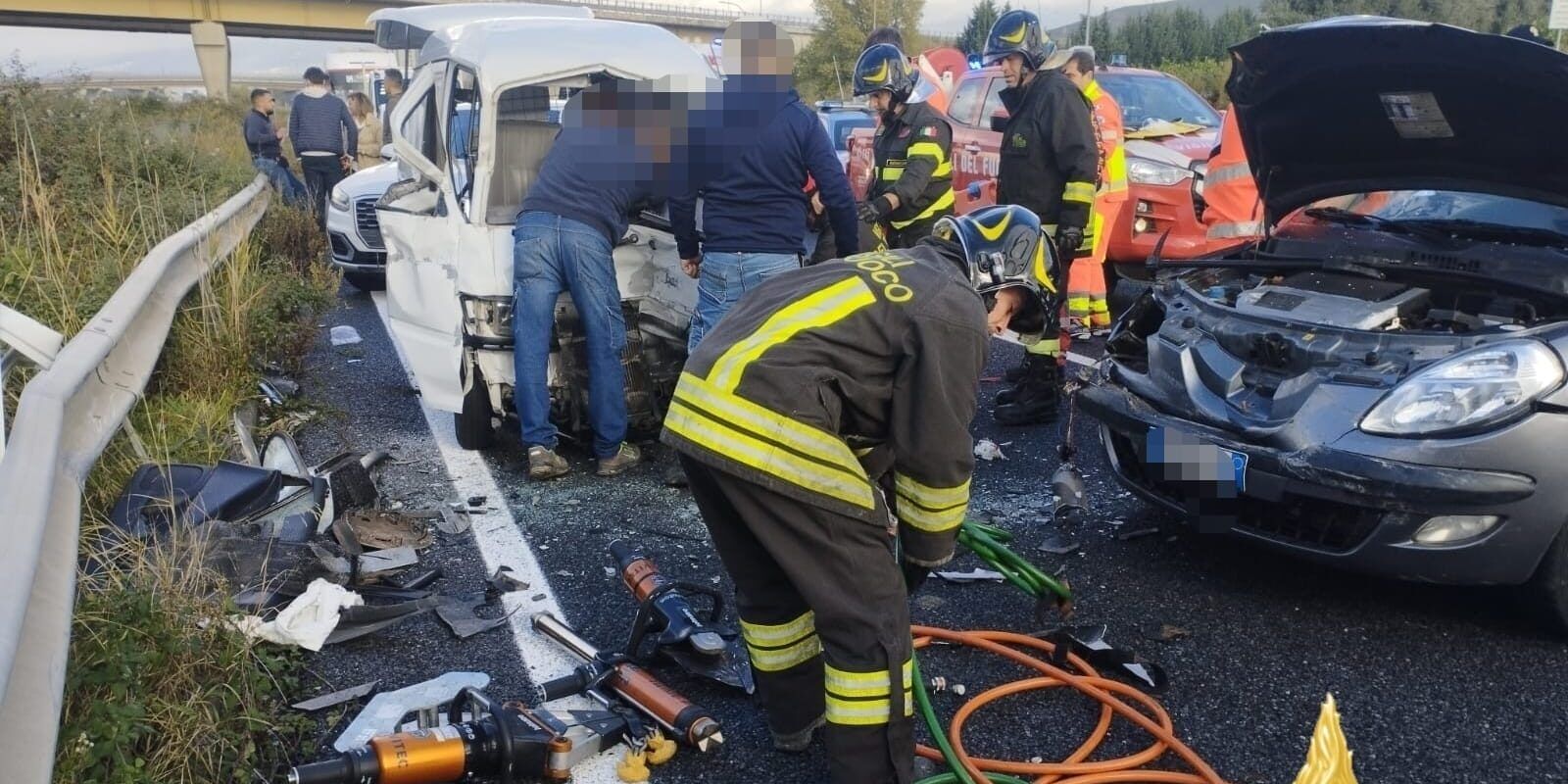 Incidente stradale anche a Catanzaro nell’area della Cittadella regionale: tre feriti
