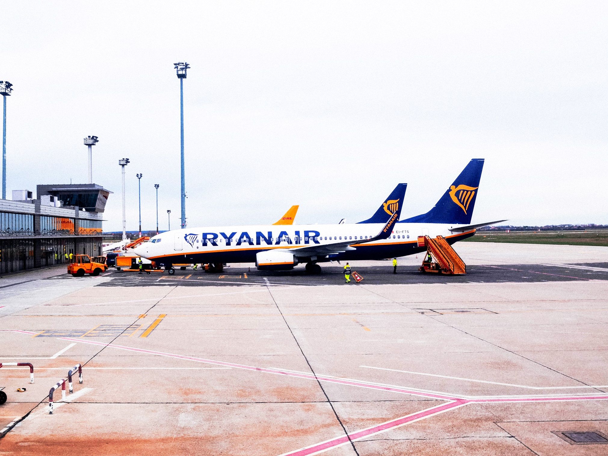 Crotone, domenica da incubo per i passeggeri: oltre tre ore di ritardo per il volo diretto a Bergamo