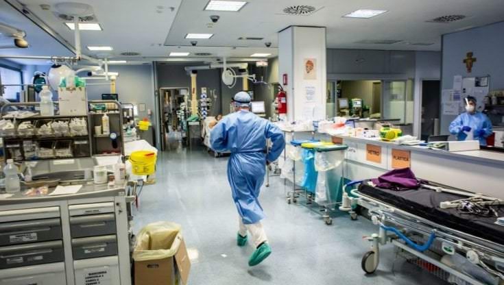 Covid 19, sospesi negli ospedali i ricoveri e le attività ambulatoriali non urgenti