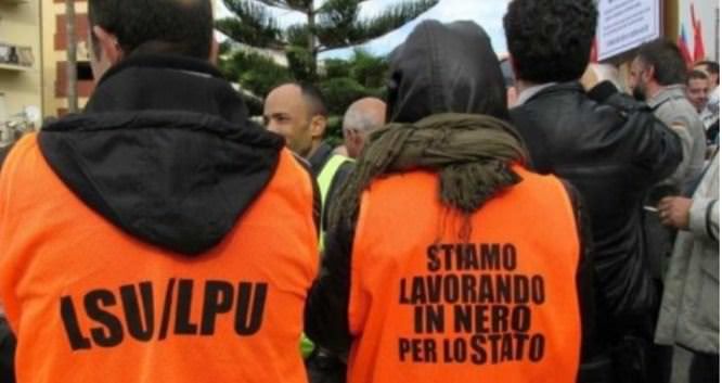 «Aumentare le ore di lavoro dei precari stabilizzati». L'appello di 60 sindaci del Cosentino