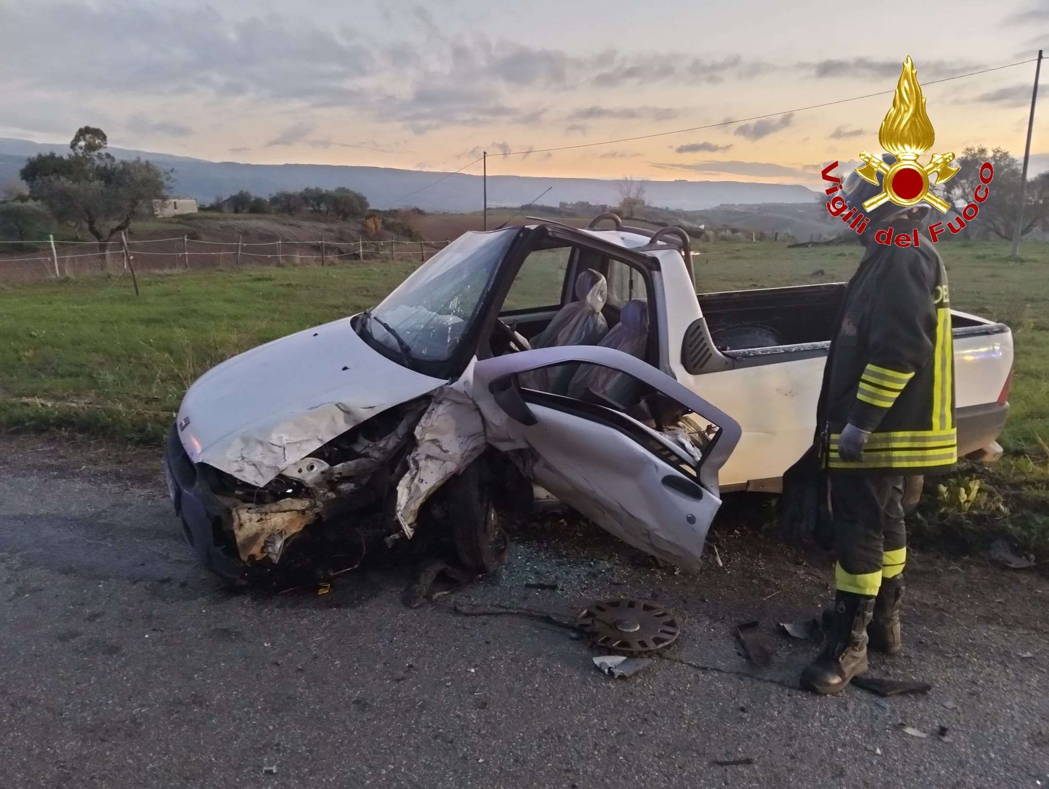Scontro tra due auto nel Vibonese, due feriti – FOTO