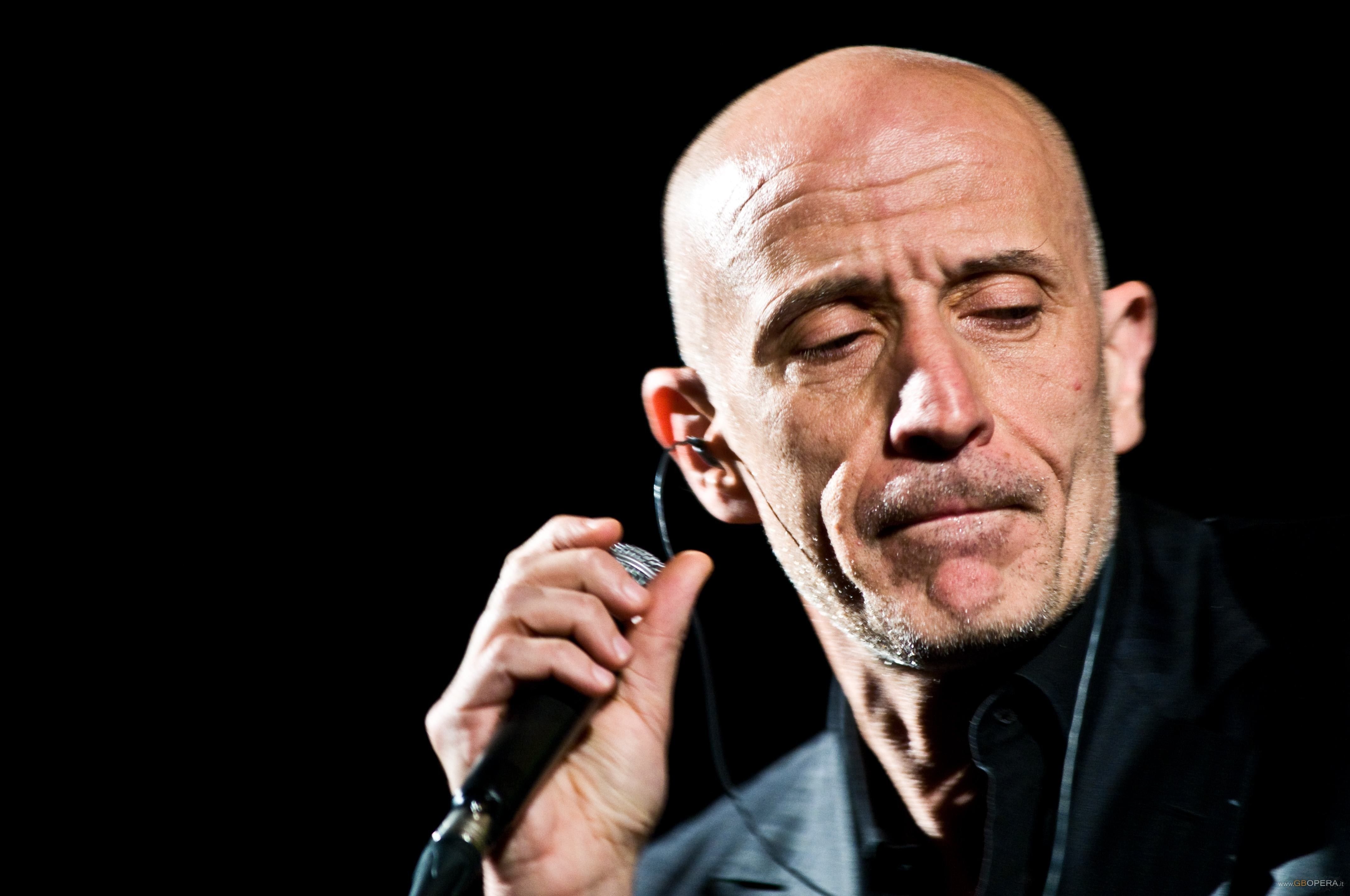 A Catanzaro Stravinsky tradotto in napoletano da Peppe Servillo