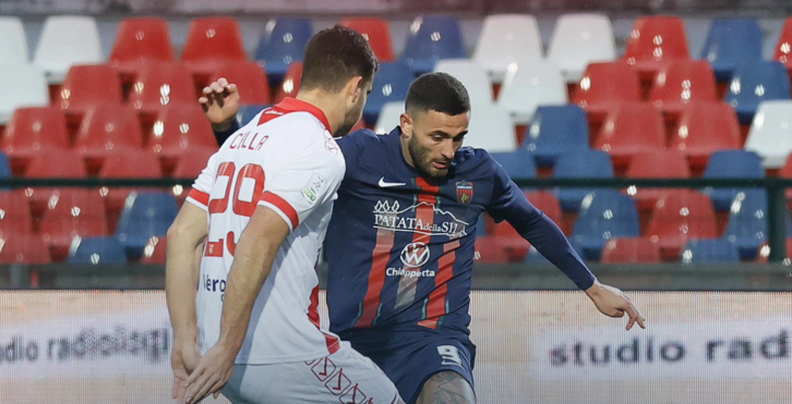 Cosenza, stop di un turno per Artistico. 10 mila euro di multa al club rossoblù