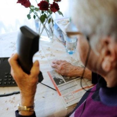 Torna la truffa del “finto carabiniere” nel Vibonese, l’alert dell’Arma: «Fate attenzione»