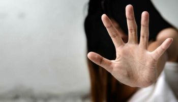 Aggredisce la moglie, arrestato un uomo a Cosenza