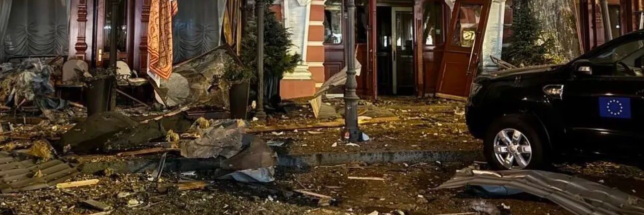 «Sconvolgente attacco missilistico russo nel cuore di Odessa patrimonio Unesco»