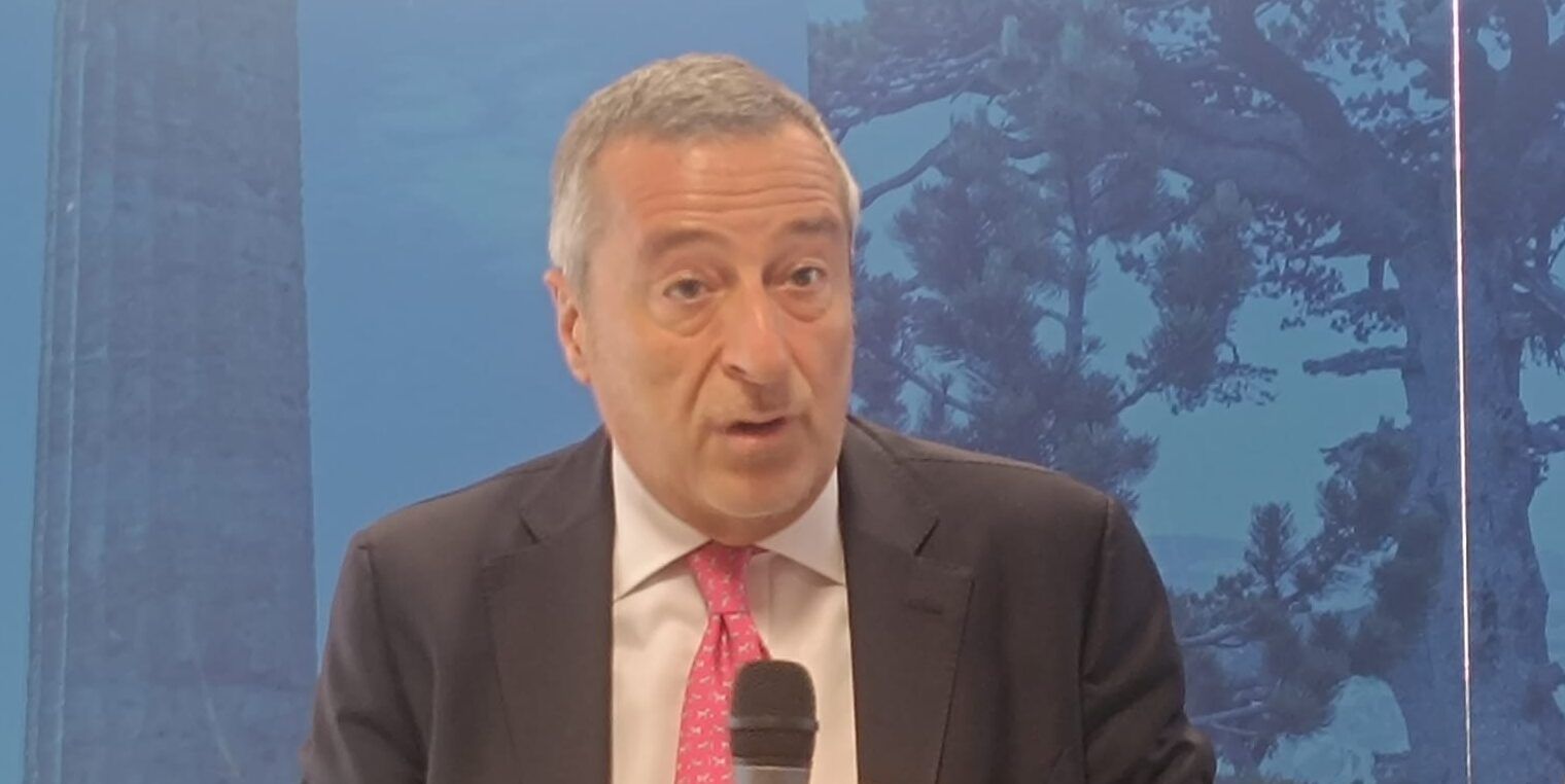 «Il commissariamento una palude, è necessario uscirne. Giusto il ricorso ai medici cubani»