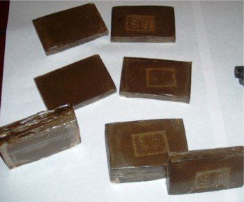 Cosenza, fermato in auto con due chili di hashish