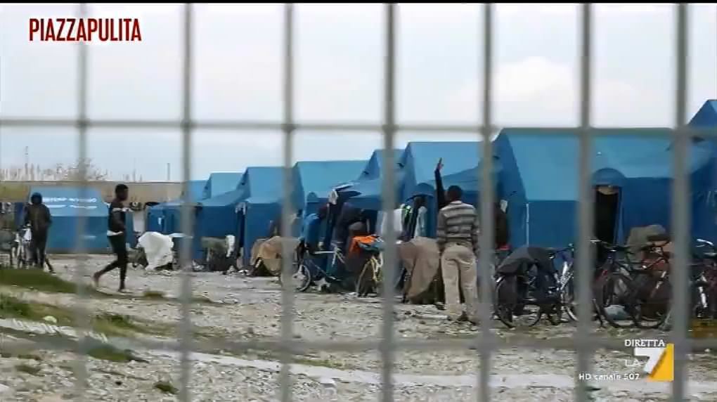 Nell’inferno degli “invisibili” della Piana al tempo della Fase 2