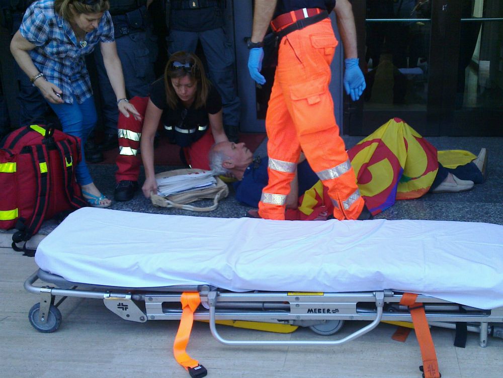 Sit-in Lsu/Lpu, tensione davanti a palazzo Campanella