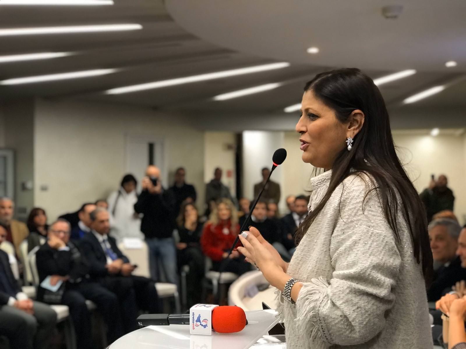 Santelli: «Giusto guardare alle Regioni che hanno fatto bene»