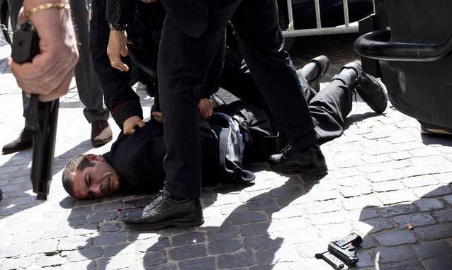 Sparò ai carabinieri a Palazzo Chigi, condannato a 16 anni