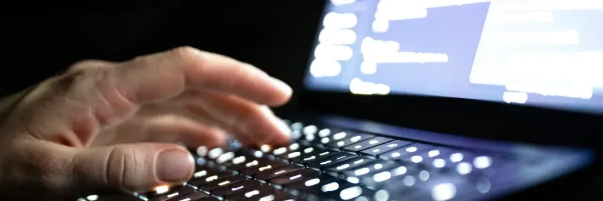 Anthropic: «In 6-12 mesi l’IA potrebbe controllare Internet»