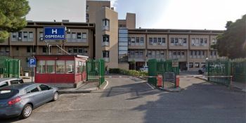 Caos al Pronto soccorso di Rossano, donna distrugge gli arredi e colpisce l’addetto alla sicurezza