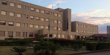 Carcere di Paola, lavoratori in protesta: De Caprio raccoglie le istanze dei sindacati