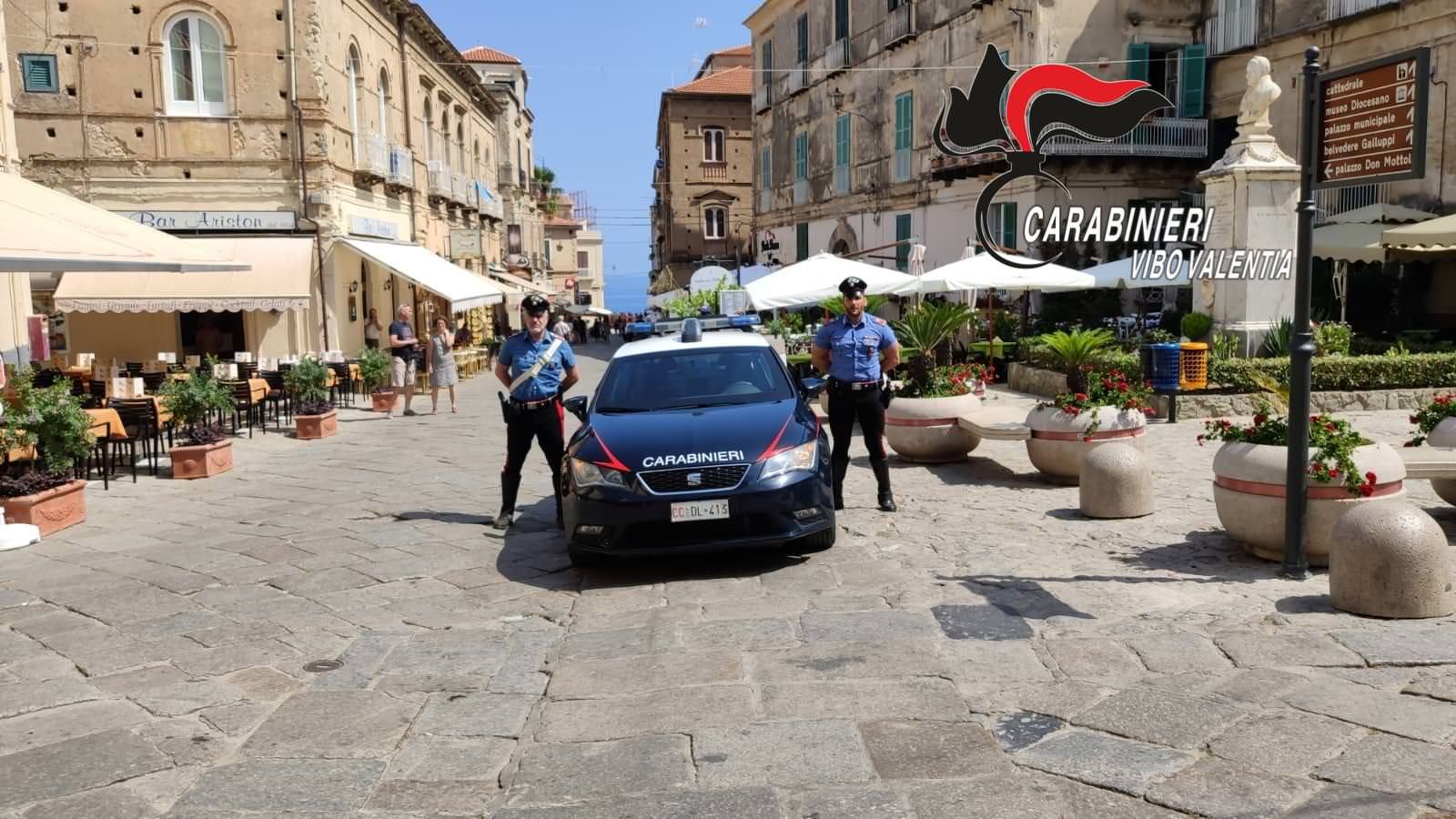 Colpo in gioielleria a Tropea, carabiniere "fuori servizio" acciuffa il ladro