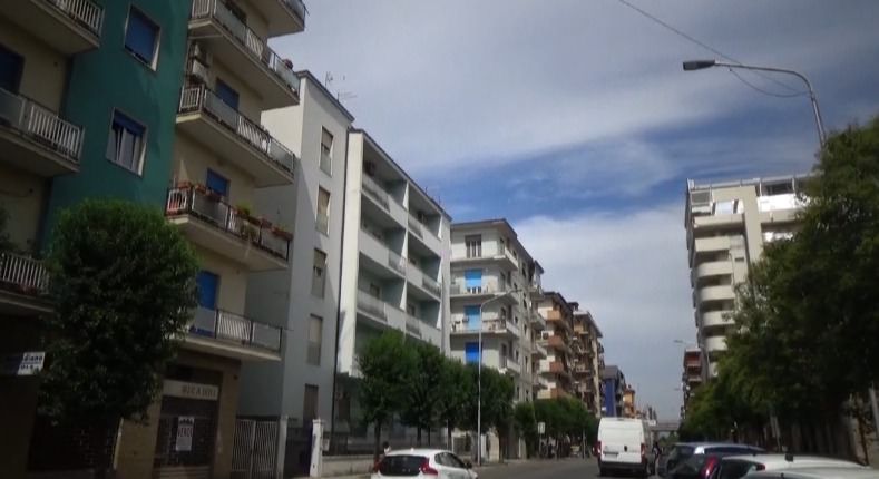 «Un boato e poi le urla». Testimone racconta «l'esplosione» in via Panebianco