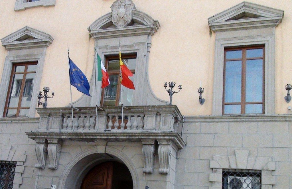 Catanzaro, va di moda il salto della quaglia