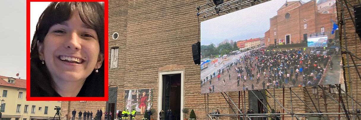 Addio a Giulia Cecchettin, in migliaia a Padova – FOTO E VIDEO