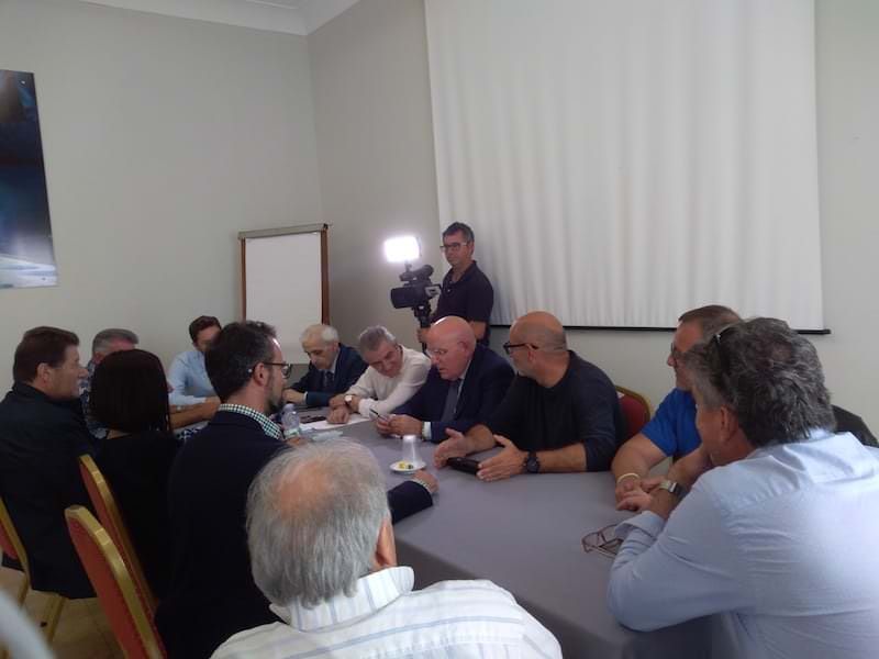 Regionali, gli “oliveriani” mettono a punto la macchina e “ragionano” senza il Pd