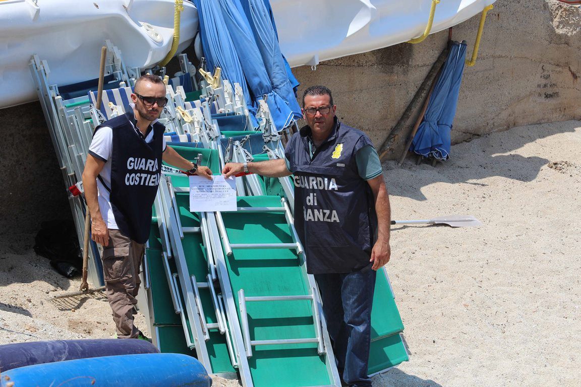 Vibo, sequestrati due stabilimenti balneari abusivi