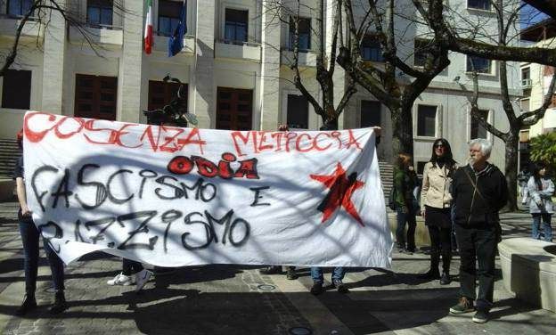 Cosenza, tensione fra antagonisti e neofascisti