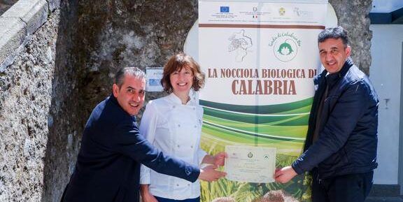 Cardinale, Nadia Christina Tappen nominata ambasciatrice della “Tonda di Calabria”