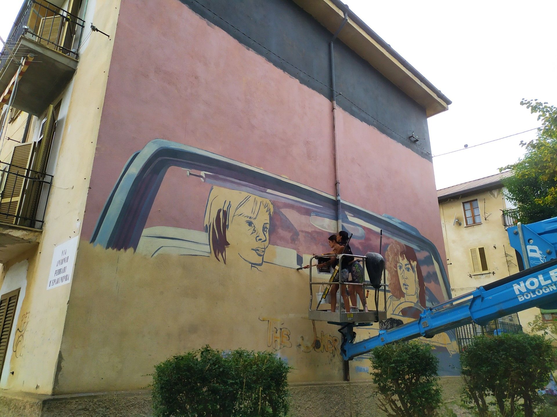 Case minime, una periferia in pieno centro che rinasce grazie all’arte urbana