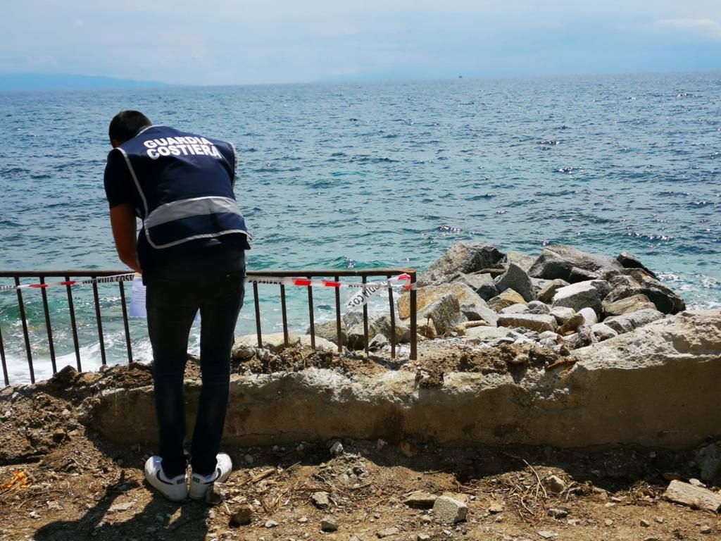 Abusivismo ambientale, sequestrata parte del lungomare di Joppolo