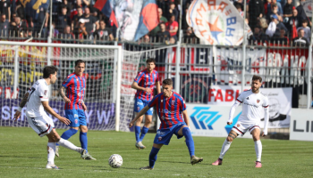 Cosenza calcio tra rincorsa al terzo posto e soliti problemi fuori dal campo