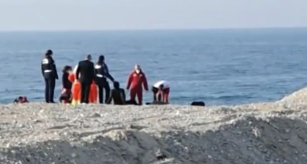 Schiavonea, muore annegato in mare un 30enne