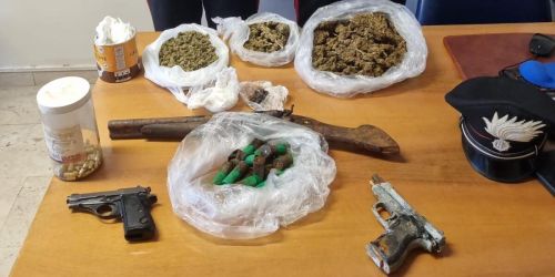 armi e droga isola capo rizzuto