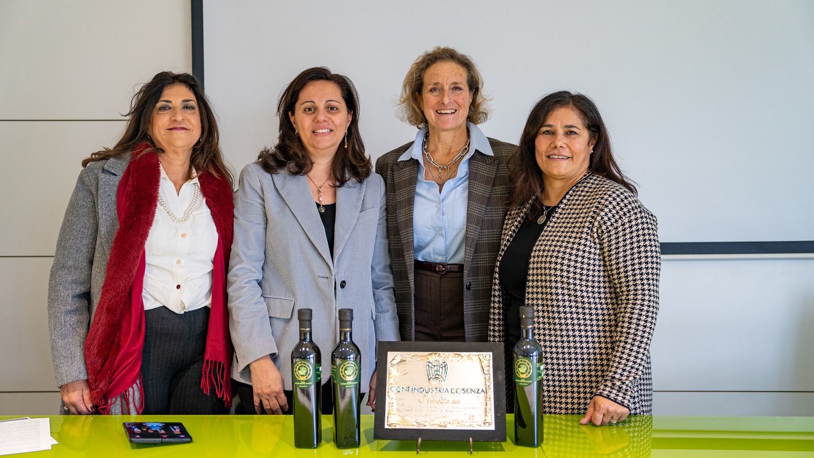 A scuola d’impresa: studenti visitano una azienda olearia d’eccellenza