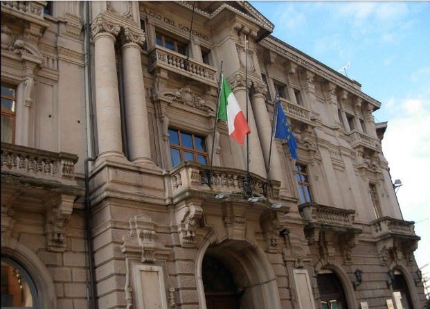 Migranti, arrestata una funzionaria della Prefettura di Catanzaro