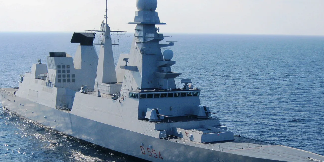 «La nostra Marina difende la libera navigazione»